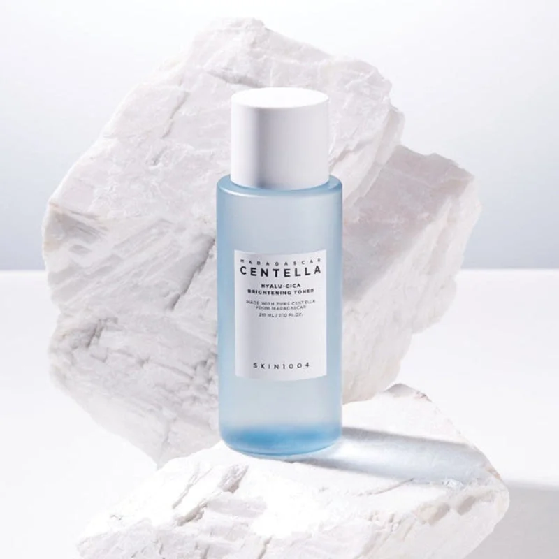 SKIN1004 Madagascar Centella Hyalu-Cica Brightening Toner 210 ml